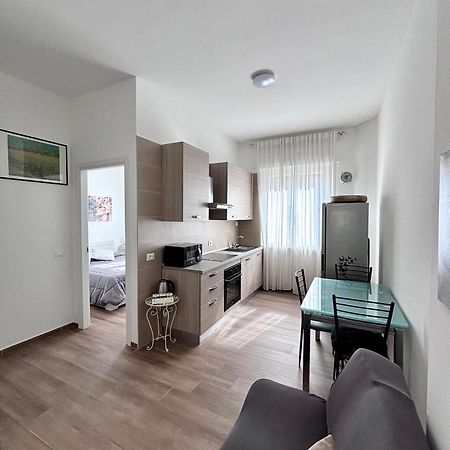 Bilocale In Bande Nere-Metro Rossa Duomo Leilighet Milano Eksteriør bilde