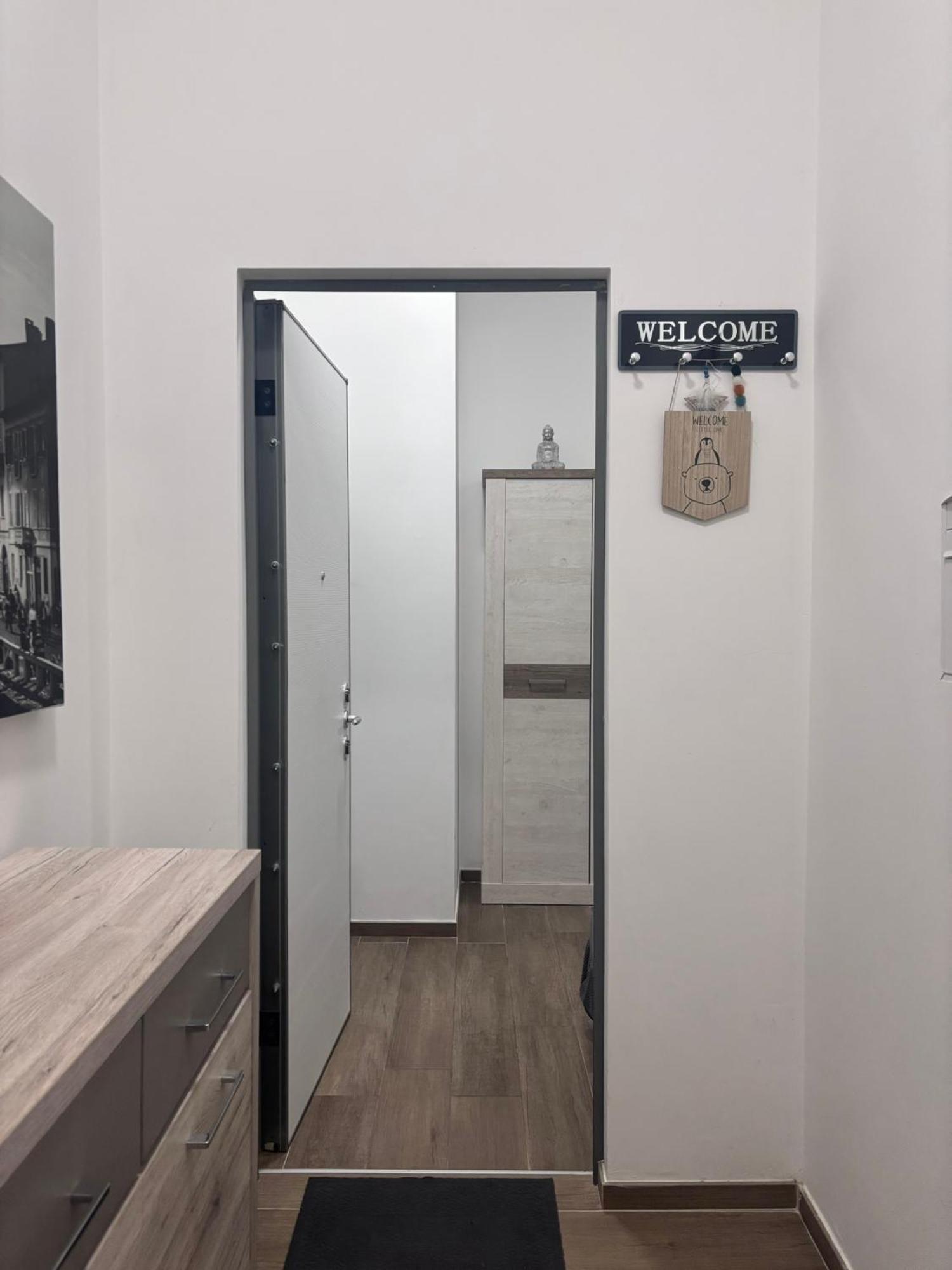 Bilocale In Bande Nere-Metro Rossa Duomo Leilighet Milano Eksteriør bilde